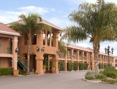 Merced Inn & Suites Екстер'єр фото