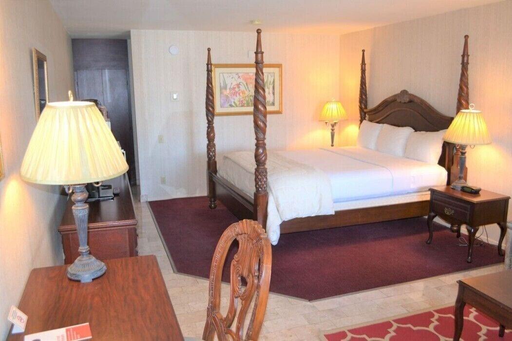 Merced Inn & Suites Екстер'єр фото