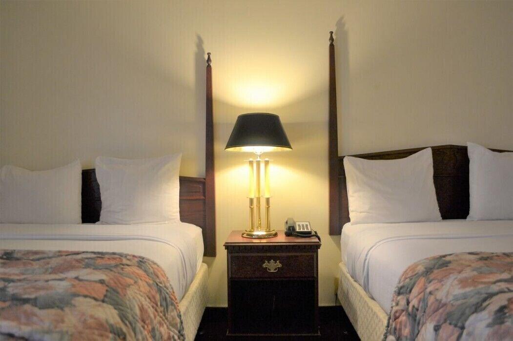 Merced Inn & Suites Екстер'єр фото