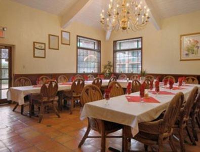 Merced Inn & Suites Ресторан фото
