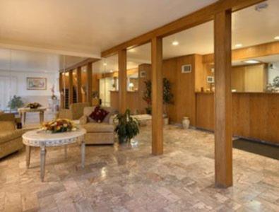 Merced Inn & Suites Інтер'єр фото