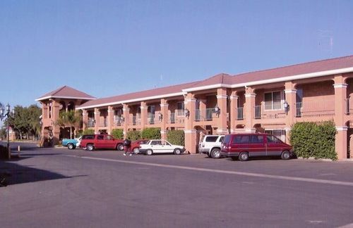 Merced Inn & Suites Екстер'єр фото